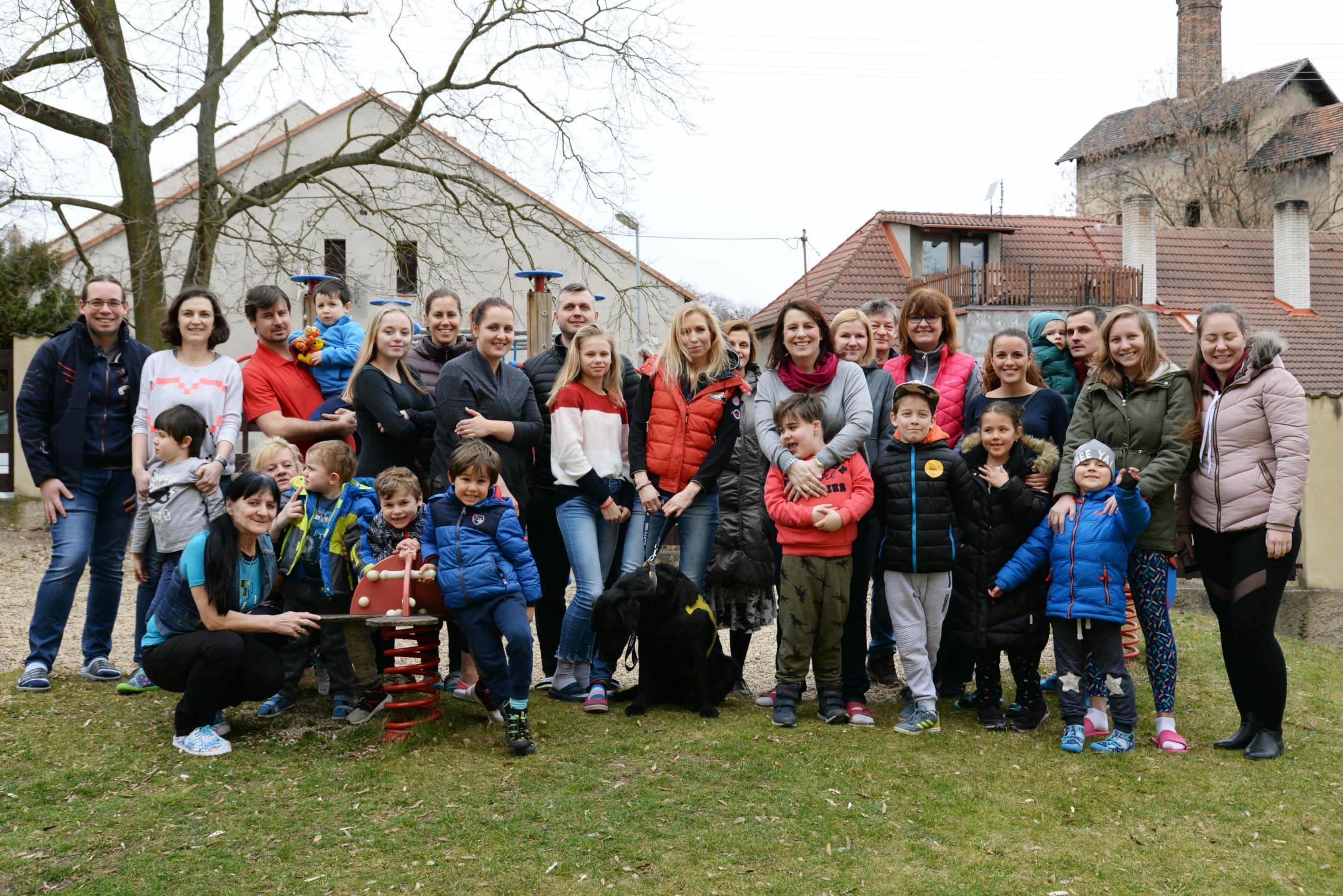 oteven kostela ke ztien a modlitb u hocho paklu, prohldka, seznmen se s vybranmi liturgickmi pedmty, poehnn knzem. Smeno, kostel Nejsvtj Trojice - Noc kostel